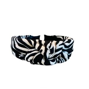 LOFT Animal Print Knotted Headband - Versatile & Effortlessly Stylish 🖤🤍